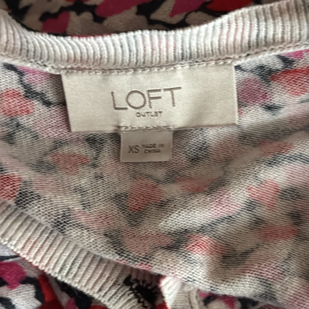 Loft Outlet Heart Sweater - Picture 4 of 7